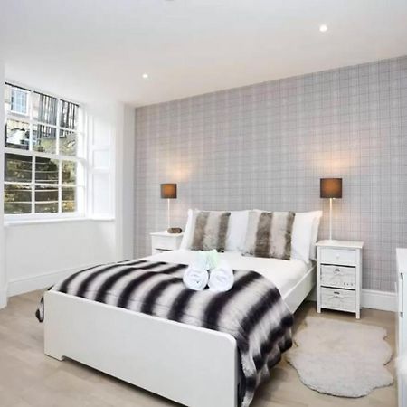 Ultra Modern, Stylish Apartment Next To Princes St Édimbourg Extérieur photo