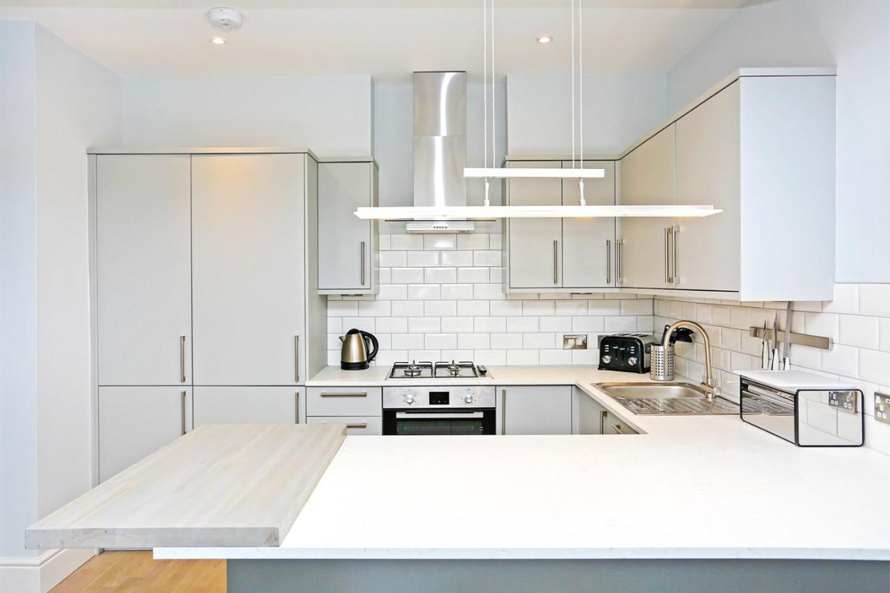 Ultra Modern, Stylish Apartment Next To Princes St Édimbourg Extérieur photo