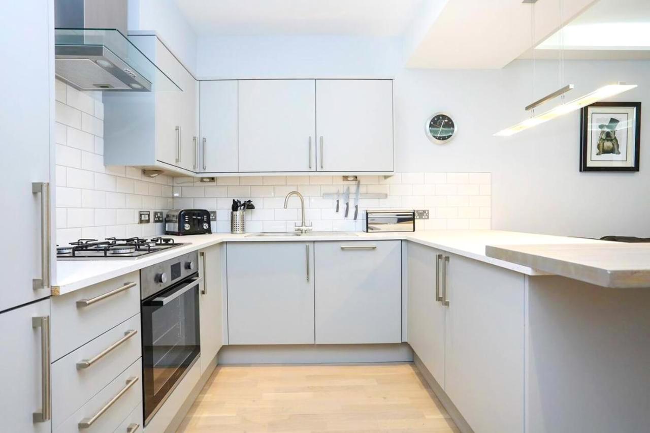 Ultra Modern, Stylish Apartment Next To Princes St Édimbourg Extérieur photo