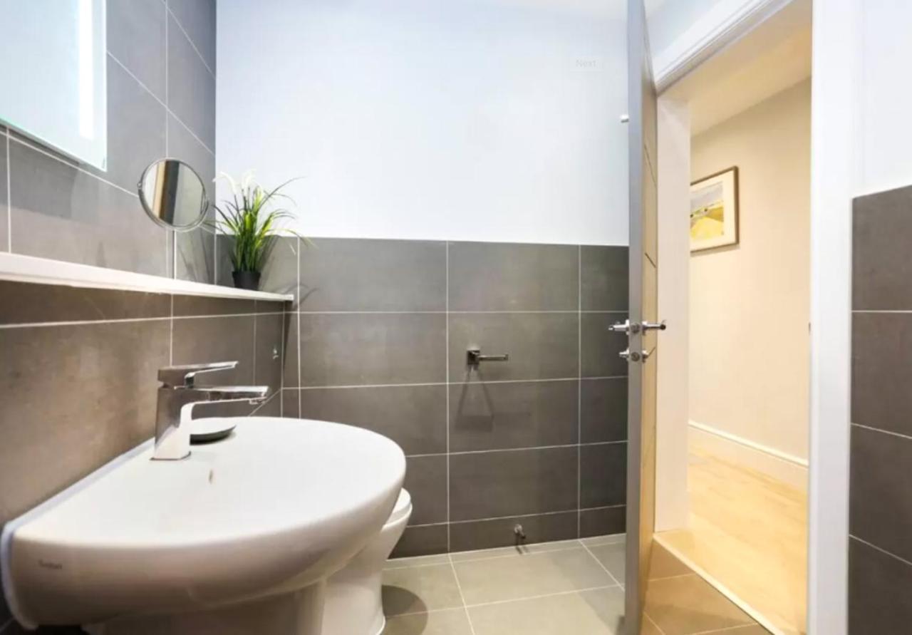 Ultra Modern, Stylish Apartment Next To Princes St Édimbourg Extérieur photo